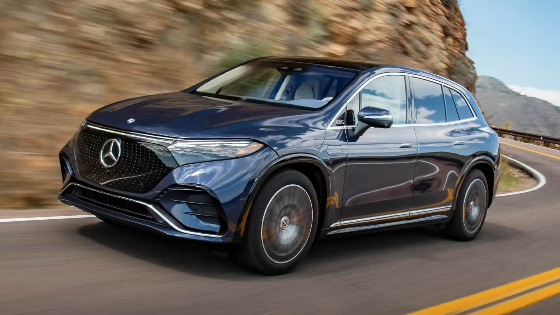 Green Luxury Sedan Galery