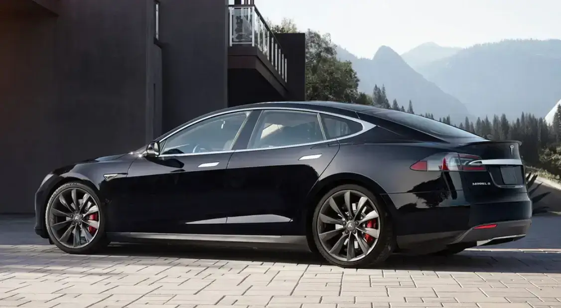 Green Luxury Sedan Galery